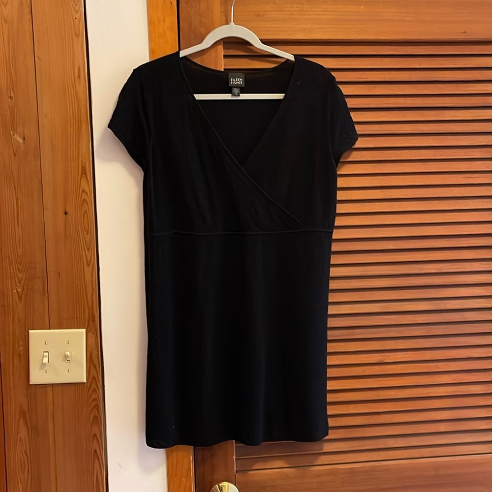 Eileen Fisher medium v-neck tunic